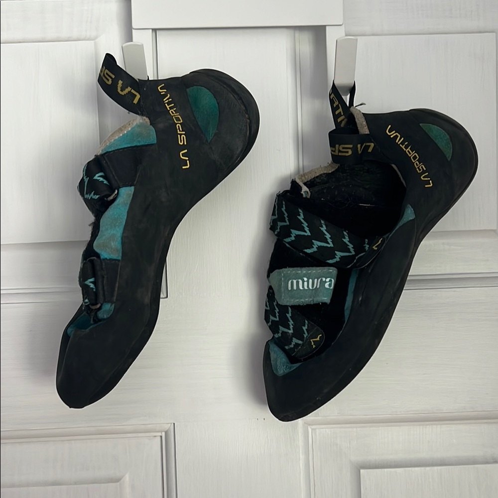 La Sportiva Miura Climbing Shoes - Black and Teal
